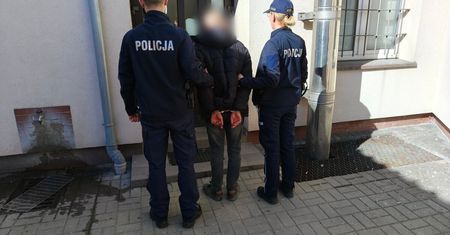 "Wyzwanie" w lesie o krok od tragedii – 23-latka zostawili nago w nocy przy zerze