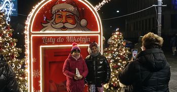 Dąbrowa Górnicza: Tłumy na kiermaszu. Magia Świąt już jest