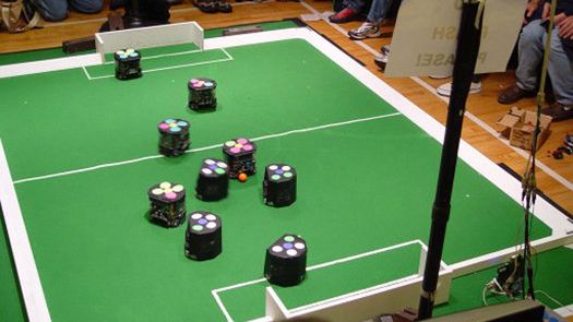 Piłkarskie roboty mają nowy algorytm, dzięki któremu mają zdolność przewidywania ruchów przeciwnika [wideo] 1