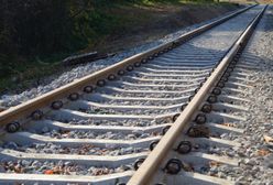 Wrocław. Stał w środku nocy na torach kolejowych. Pomoc nadeszła na czas