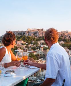 Wakacje 2020 w trakcie pandemii. Te kraje łagodzą restrykcje