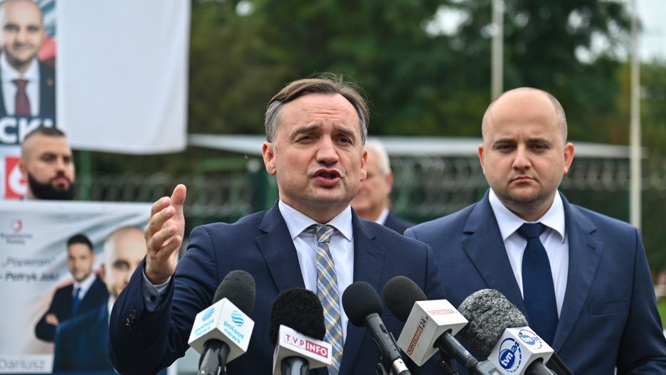 B. minister sprawiedliwości Zbigniew Ziobro promował się w mediach społecznościowych za sprawą Dariusza Mateckiego