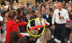 Tusk dostał czerwoną teczkę. Oto co w niej było