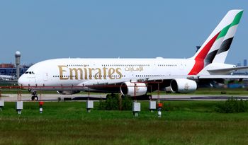 Emirates A380 zawrócił nad Rosją. Zamiast do USA poleciał do Londynu