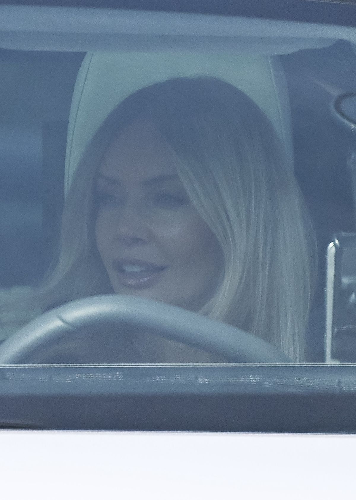 Wyposażona w torebkę za 10 tysięcy złotych Agnieszka Woźniak-Starak "przyłapana" po raz pierwszy od odejścia z TVN-u