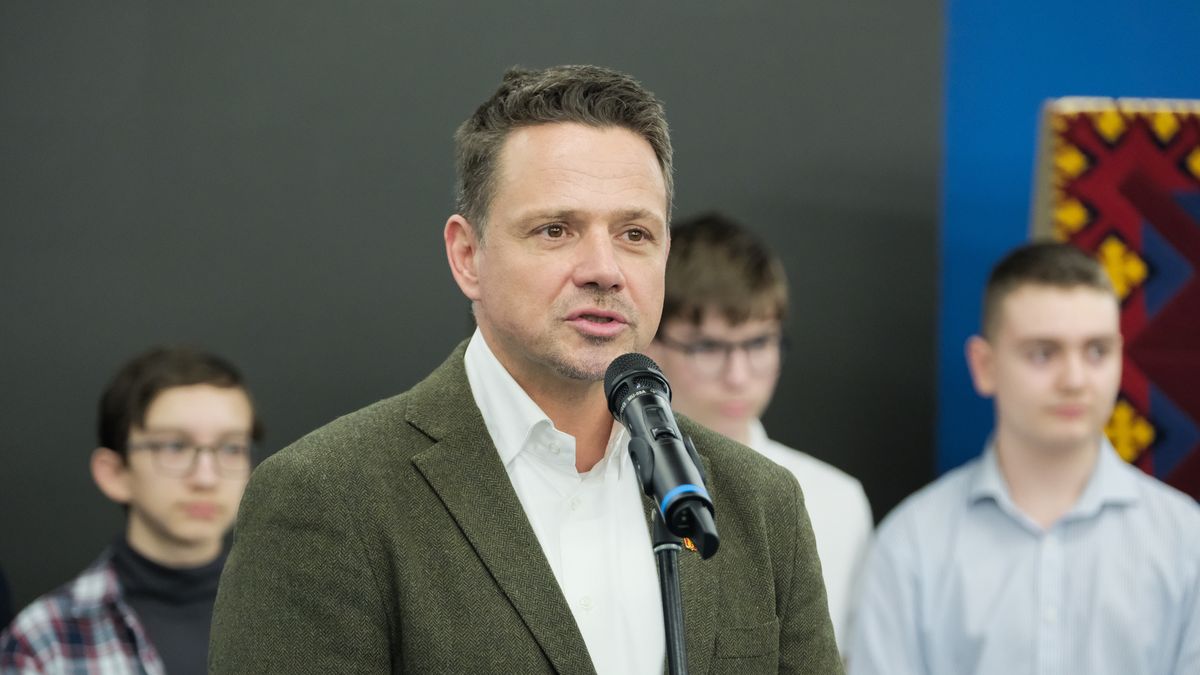 Warszawa, 28.02.2024. Prezydent m.st. Warszawy Rafał Trzaskowski na konferencji prasowej w Centrum Nauki Kopernik w Warszawie, 28 bm. Spotkanie dot. uruchomienia nowego miejskiego programu nauki matematyki online. (mr) PAP/Mateusz Marek