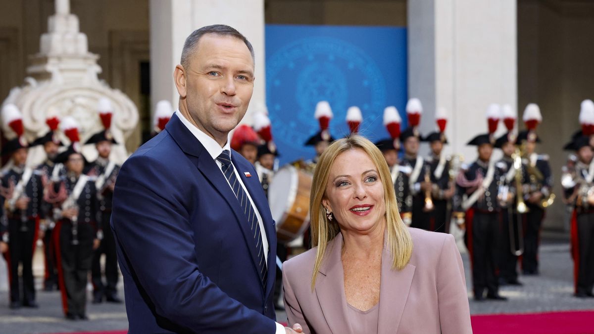 Italian Prime Minister Giorgia Meloni (R) welcomes Polish President Karol Nawrocki at Palazzo Chigi in Rome, Italy, 04 September 2025. EPA/FABIO FRUSTACI Dostawca: PAP/EPA.