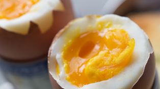 Dane ze 142 krajów pokazują jednoznacznie: Jedzenie jajek może chronić serce, a nie szkodzić mu