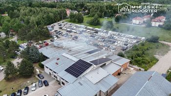 Pożar magazynu. Z ogniem przez 4 godziny walczyło 16 zastępów straży pożarnej