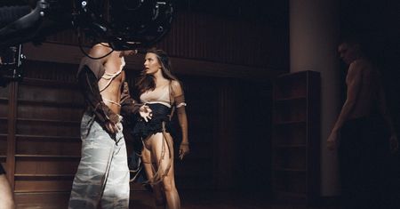 HOT! Nowy teledysk Julii Wieniawy! Fani szaleją i pytają o… bieliznę artystki?