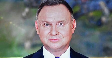 Noworoczne orędzie Andrzeja Dudy. "Pokazaliśmy to, co w nas najlepsze"