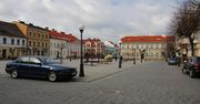 Konin: Przed biblioteką stanął książkomat. Urządzenie zdobią twarze