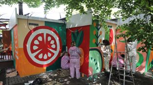 Studenci tworzą wyjątkowy mural w Katowicach. Targowisko na Placu Miarki dostało oprawę, o której marzą światowe galerie