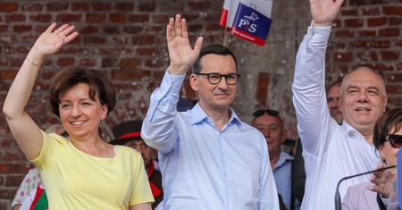 Premier uderza w opozycję. Mówi o "huśtawce obywatelskiej" i 500 plus