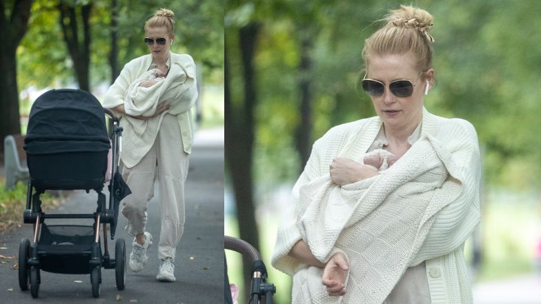Paulina Chapko na spacerze z synem