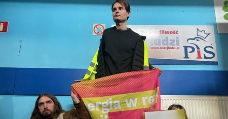 Dzieje się w siedzibie PiS. Interweniowała policja
