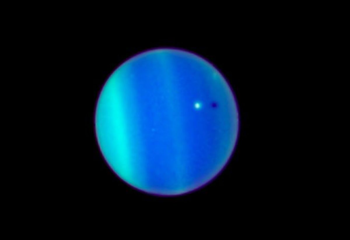 Nawet 170 km głębokości. Księżyc Urana skrywa tajemnicę