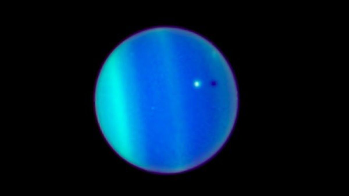 Uran i jego księżyc Ariel