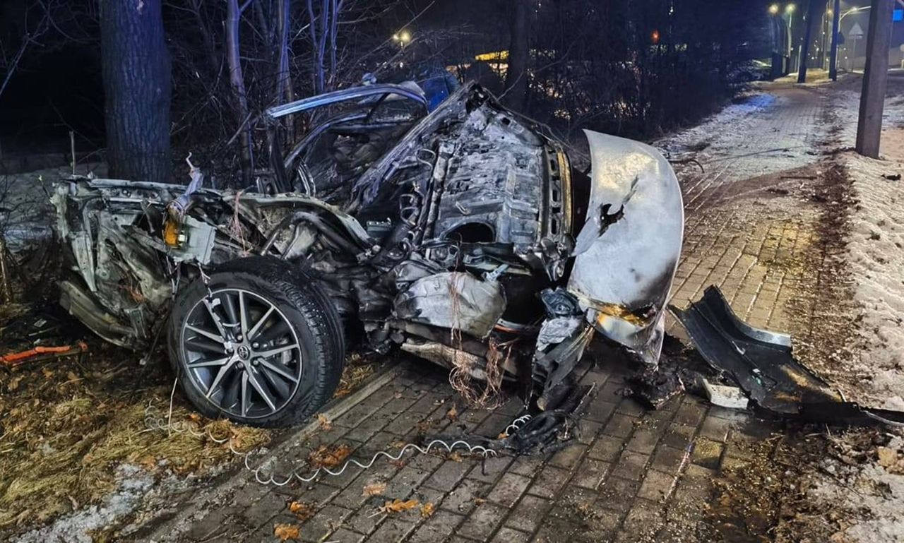 Wstrząsający wypadek pod Toruniem. Z auta zostały zgliszcza