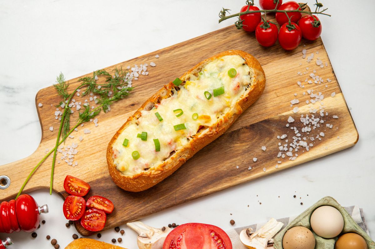 A crispy baguette in such a version is a real hit.