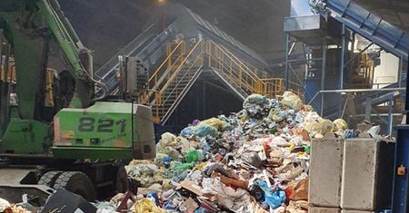 Lublin. Niespodziewane znalezisko w sortowni odpadów. Pracownicy zdębieli