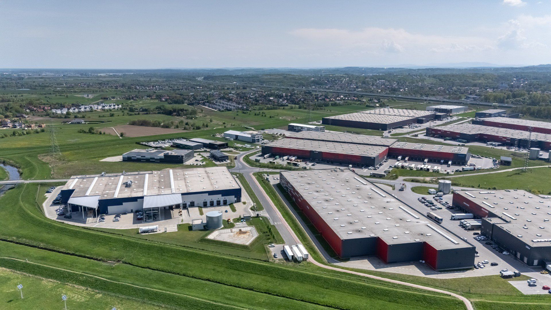 Przez dwie dekady Polska ustawiła się w kolejce po zagraniczny kapitał, licząc, że każdy nowy zakład, każda nowa montownia, to krok w stronę modernizacji. I przez wiele lat ta strategia działała. Ale ten model się wyczerpał.
