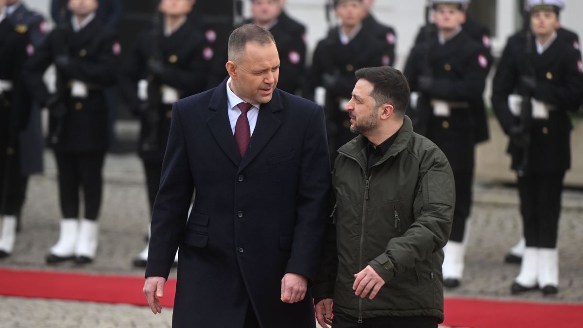 WARSAW, POLAND - DECEMBER 19: President of the Republic of Poland Karol Nawrocki welcomes Ukrainian President Volodymyr Zelensky at the Presidential Palace on December 19, 2025 in Warsaw, Poland. Ukrainian President Volodymyr Zelensky's official trip to Poland is the first since nationalist President Karol Nawrocki took office. The trip comes on the back of Zelensky's plea to European leaders in Brussels to approve a €210 billion "reparations loan" to Ukraine, to be backed by frozen Russian state assets. (Photo by Omar Marques/Getty Images)