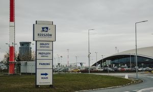 Wojsko postawione w stan gotowości. Dwa lotniska czasowo wstrzymane
