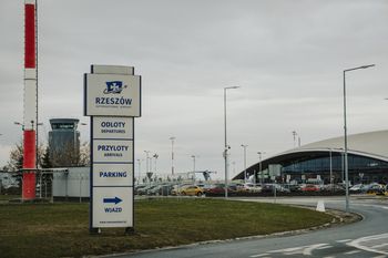 Wojsko postawione w stan gotowości. Dwa lotniska czasowo wstrzymane