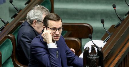 Ostre hamowanie w gospodarce. "To konsekwencja polityki ostatnich lat"
