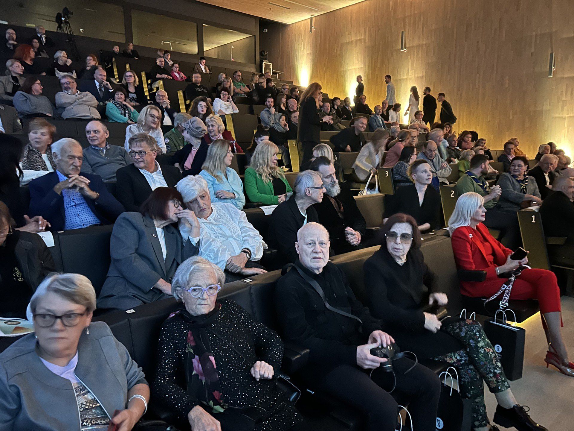 &#34;Jura. Kraina bez końca&#34; - wernisaż, który odkrywa tajemnice Wyżyny Krakowsko-Częstochowskiej