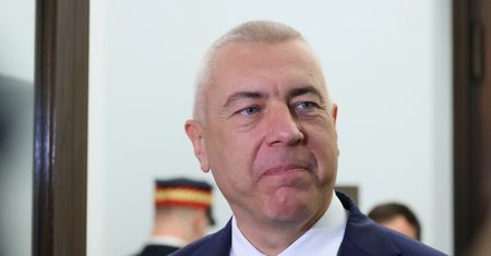 Szabla, jacht, jacuzzi. W oświadczeniach polityków jest tego więcej
