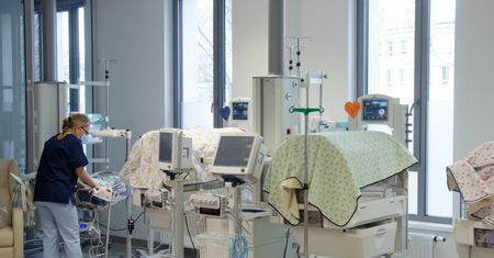 Jeden poród tygodniowo. Położnych jest za dużo