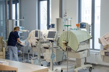 Jeden poród tygodniowo. Położnych jest za dużo