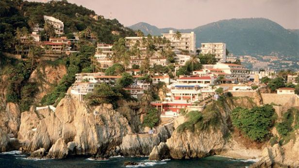 10 niesamowitych miast na skalnych klifach 1