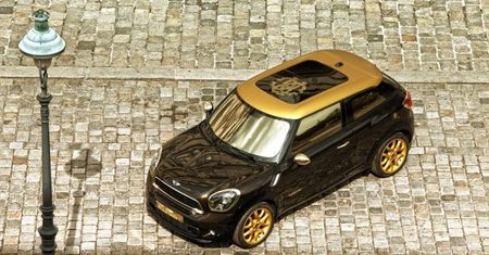 Wyjątkowe MINI Paceman sygnowane przez Roberto Cavalliego