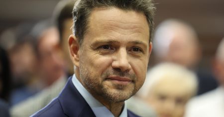 Wbija szpilę Sikorskiemu? Trzaskowski pokazuje list