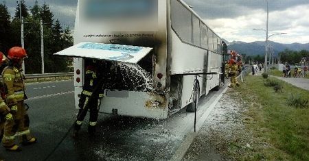 Pożar autokaru na Zakopiance. W środku 36 osób