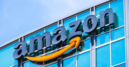 Czy Amazon oszukał swoich polskich klientów? UOKiK oskarża firmę.