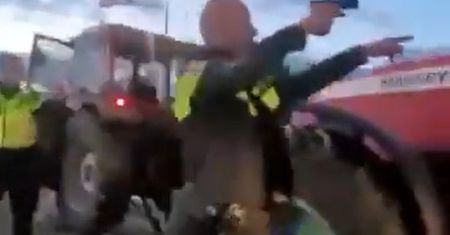 Chaos w Holandii. W sklepach puste półki. Policja użyła broni