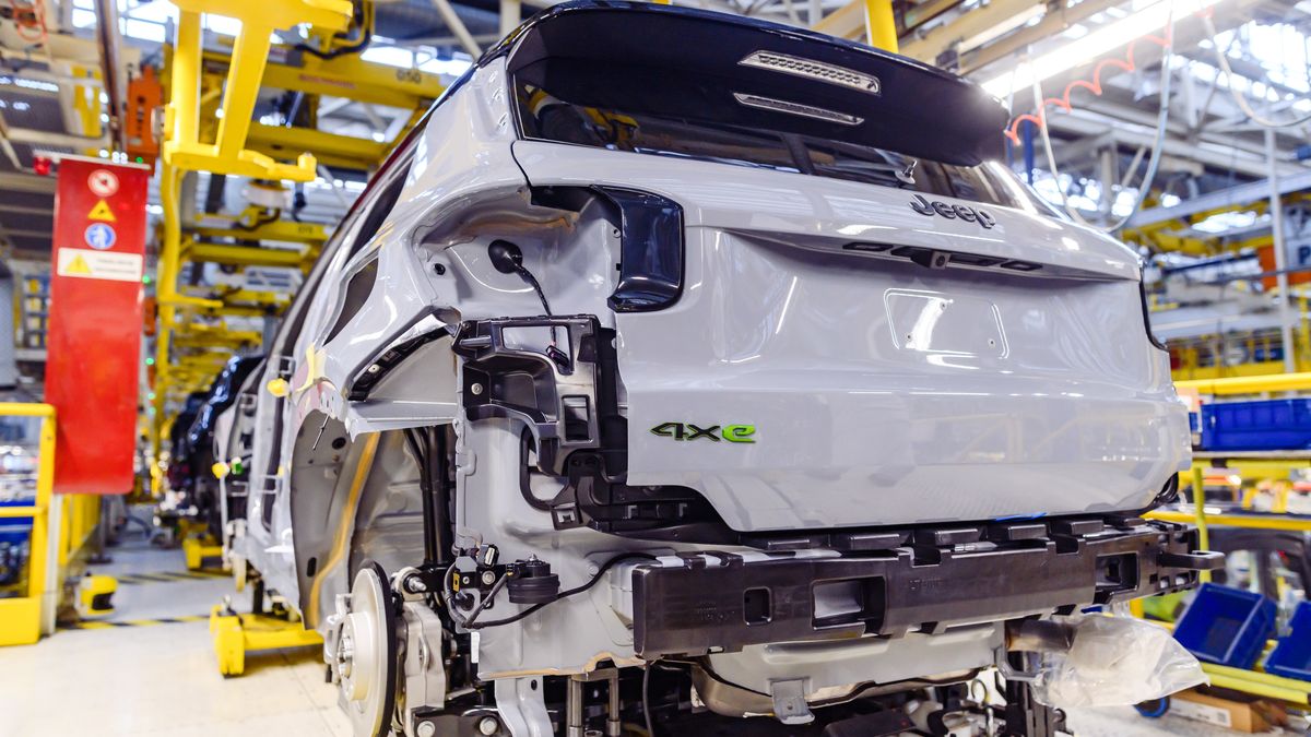 Rozpoczęcie produkcji Jeepa Avengera 4xe