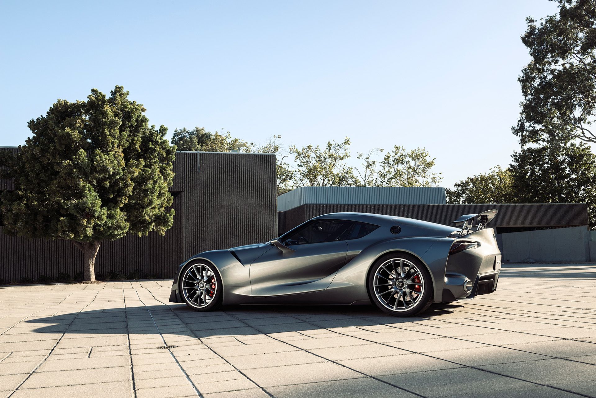 Koncepcyjna Toyota FT-1 w nowej galerii zdjęć 4