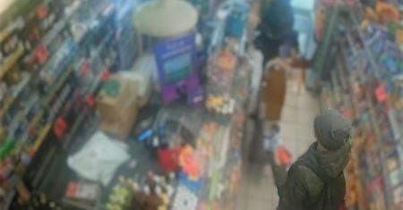 Przywłaszczył sobie kartę niepełnosprawnego. Zapłacił nią 8 razy