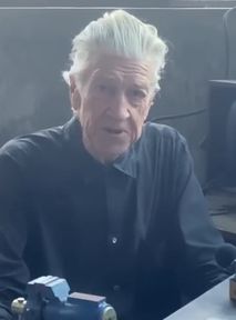 Jak strollować internet? Tak jak David Lynch