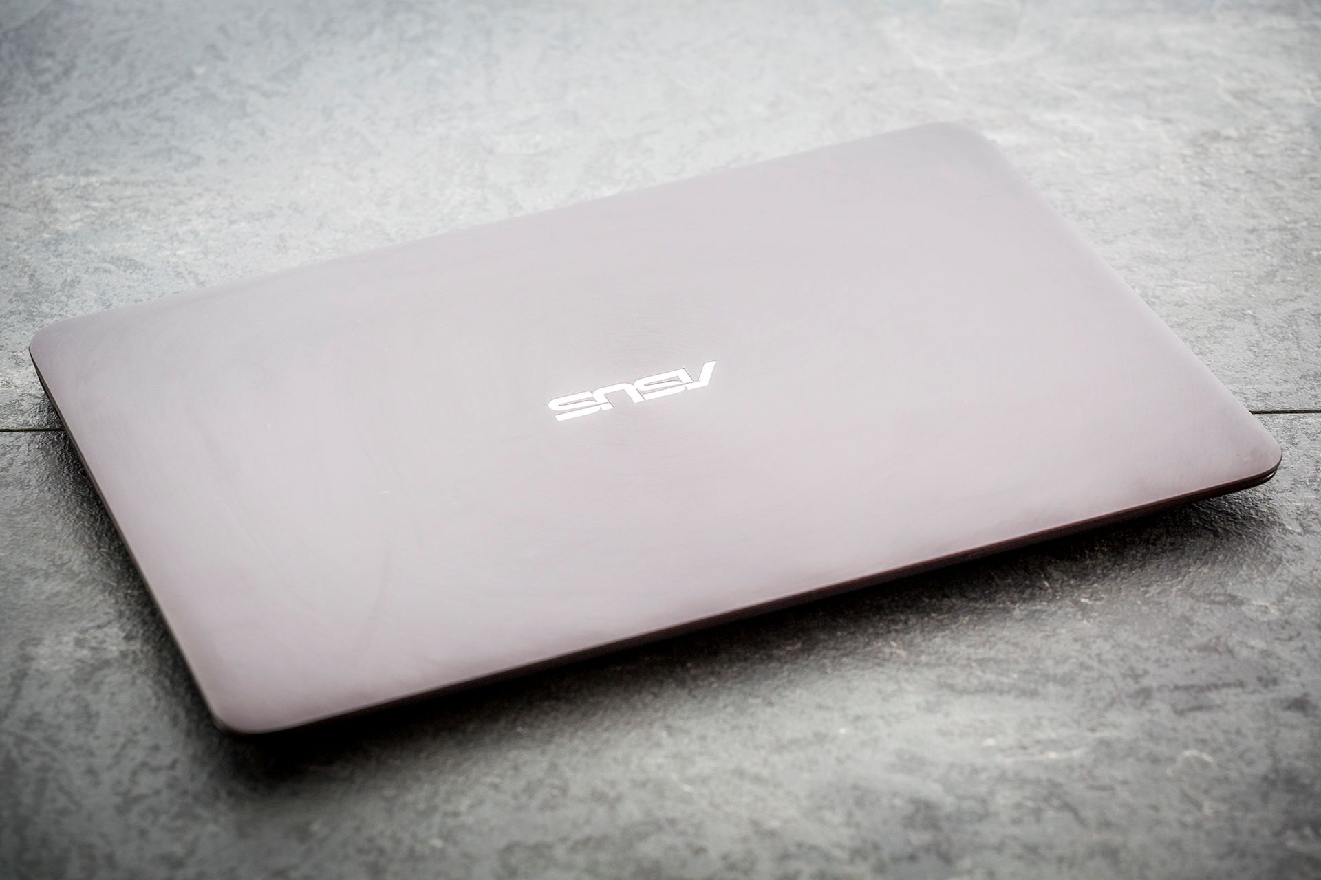 Czy mobilny notebook ASUS ZenBook UX305UA sprawdzi się w produkcji wideo? Sprawdzam w praktyce 2