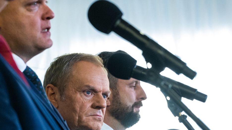 Poland 2050 party leader Szymon Holownia (L), Civic Coalition (KO) leader Donald Tusk (C) and Polish People's Party (PSL) leader Wladyslaw Kosiniak Kamysz (R) while making a statement to the press declaring their willingness to cooperate and take over coalition rule in Poland. The opposition's joint candidate for future prime minister is Donald Tusk, in Warsaw, October 24, 2023.
POLAND OUT (Photo by Andrzej Iwanczuk/NurPhoto via Getty Images)