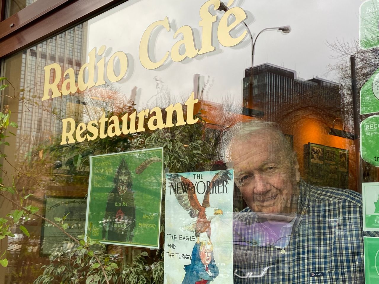 85-letni restaurator z Warszawy sprzedaje mieszkanie, by uratować biznes i pracowników