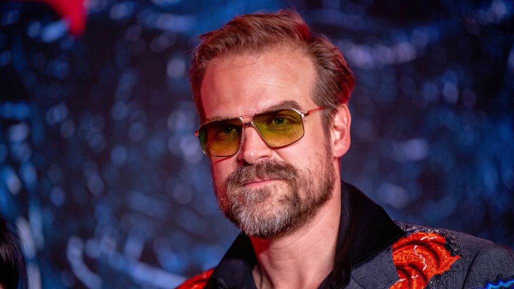Gwiazdor "Stranger Things" opowiada o zmaganiach z poważną chorobą. David Harbour chciał odebrać sobie życie