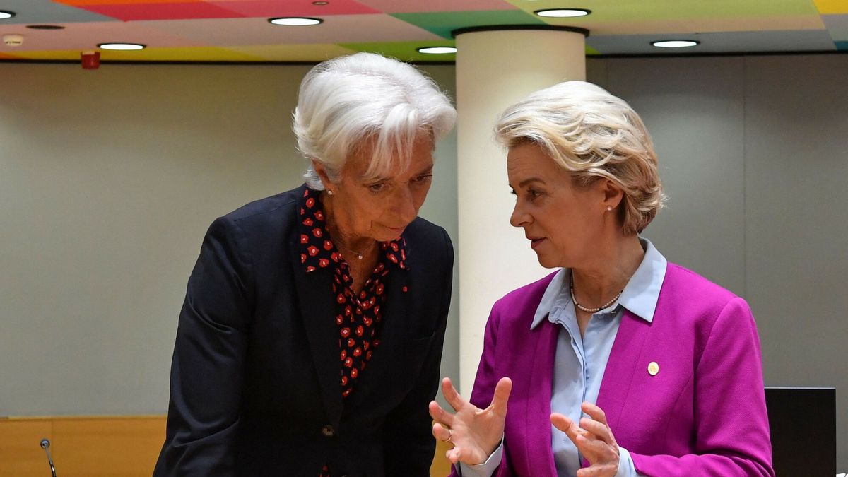 Temporary
European Central Bank (ECB) President Christine Lagarde (L) chats with President of the European Commission Ursula von der Leyen prior to a meeting of the European Council at The European Council Building in Brussels on June 24, 2022. (Photo by JOHN THYS / AFP)
JOHN THYS