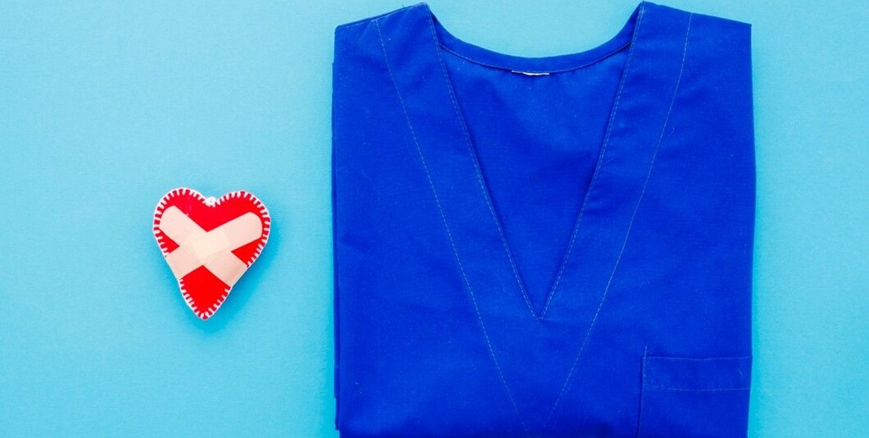 Jakie są kluczowe cechy odzieży medycznej i dlaczego jest tak ważna?